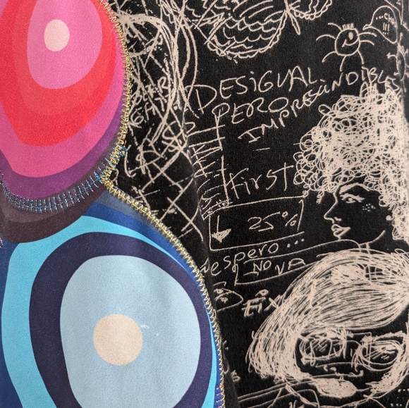 Graffiti art DESIGUAL skirt - Picture 5 of 6